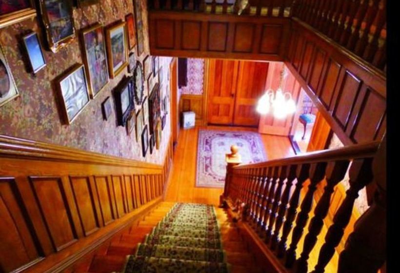 The Lion & The Rose B&b