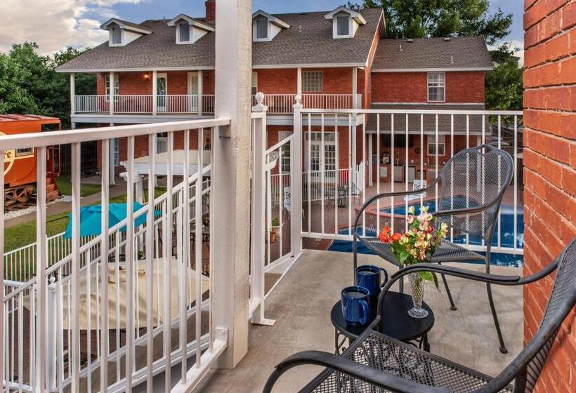 Woodrow House Bed & Breakfast