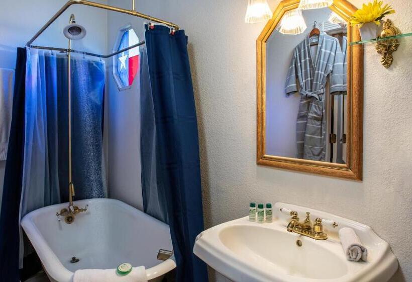 Woodrow House Bed & Breakfast