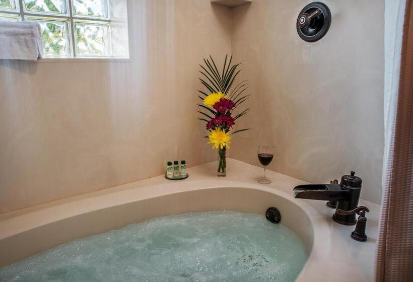 Woodrow House Bed & Breakfast
