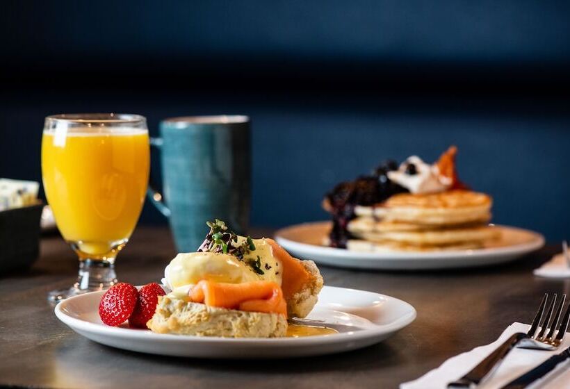 فندق Amsterdam Inn & Suites