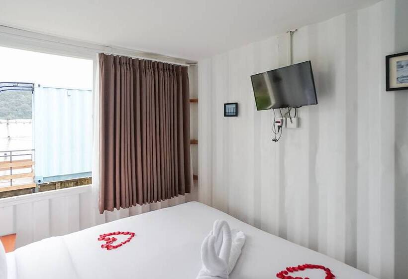 בית מלון כפרי Container Smart Stay