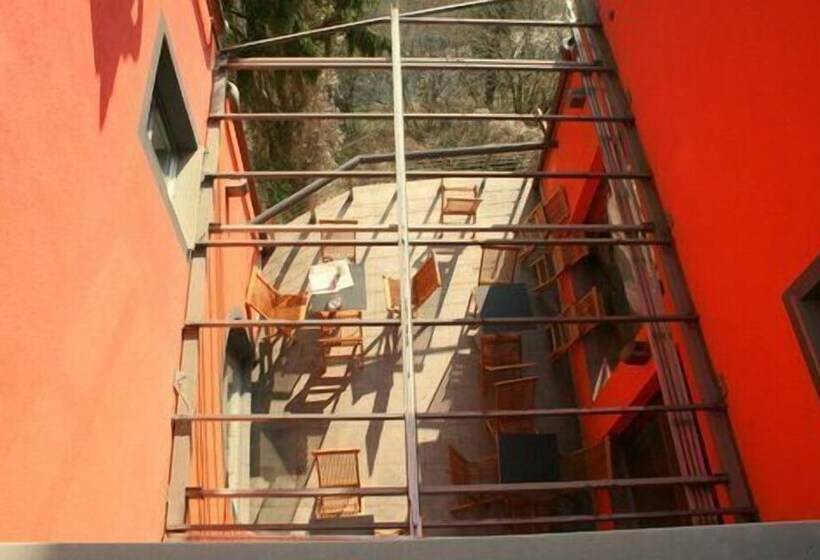 هتل Cukrarna Hostel