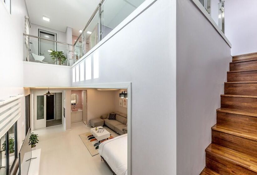 ホテル Gosung Shalala Private Pool & Spa Villa