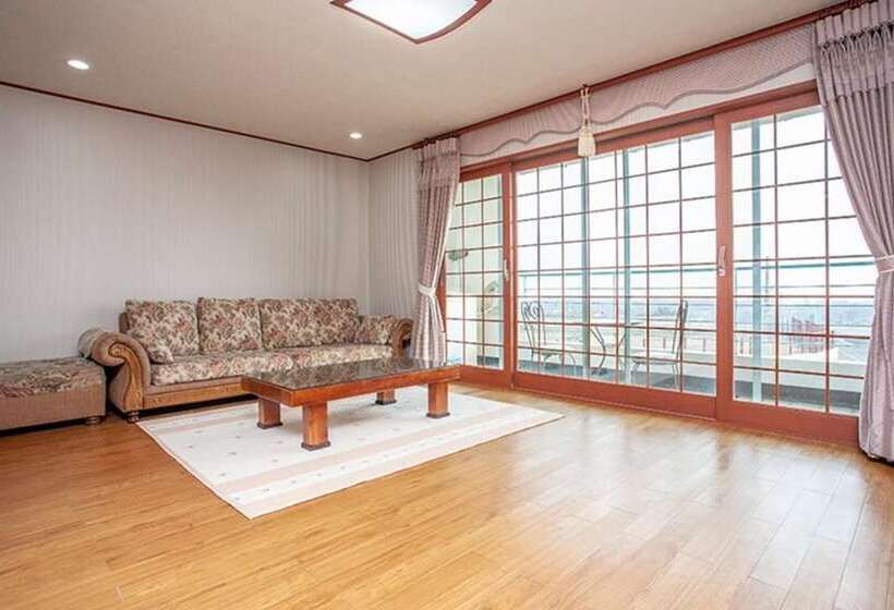 فندق Seogwipo Neyoung Nayoung Pension