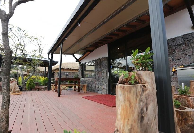 Hotel Seogwipo Chogain Inn Guest House