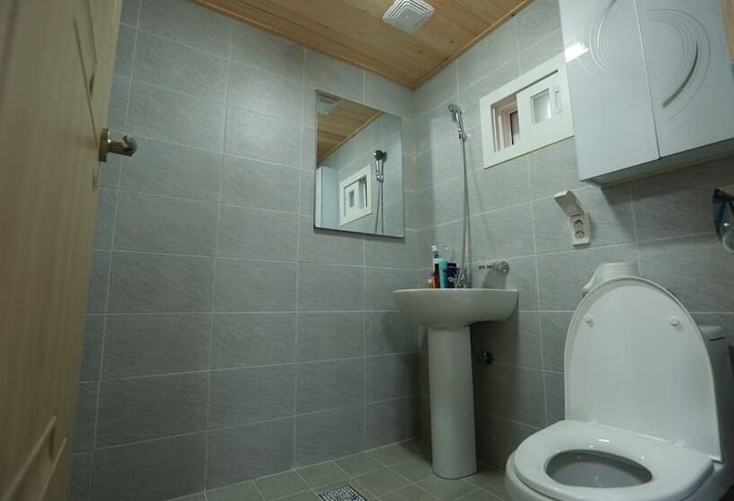 Hotel Seogwipo Chogain Inn Guest House