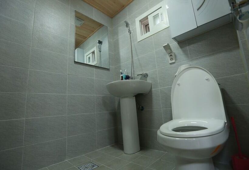 Hotel Seogwipo Chogain Inn Guest House