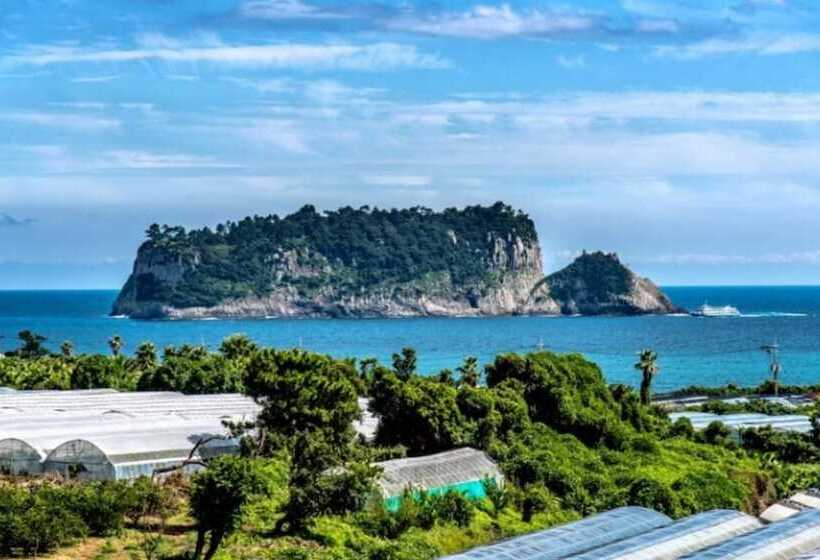 Hotel Seogwipo Poonghyang Village Pension