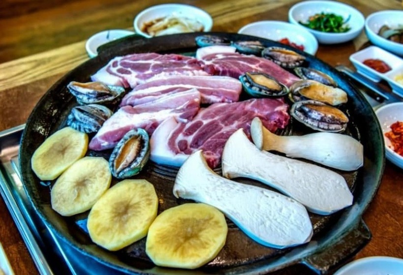 Hotel Seogwipo Poonghyang Village Pension