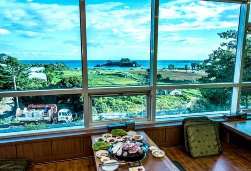 Hotel Seogwipo Poonghyang Village Pension