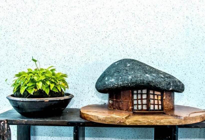 Hotel Seogwipo Poonghyang Village Pension