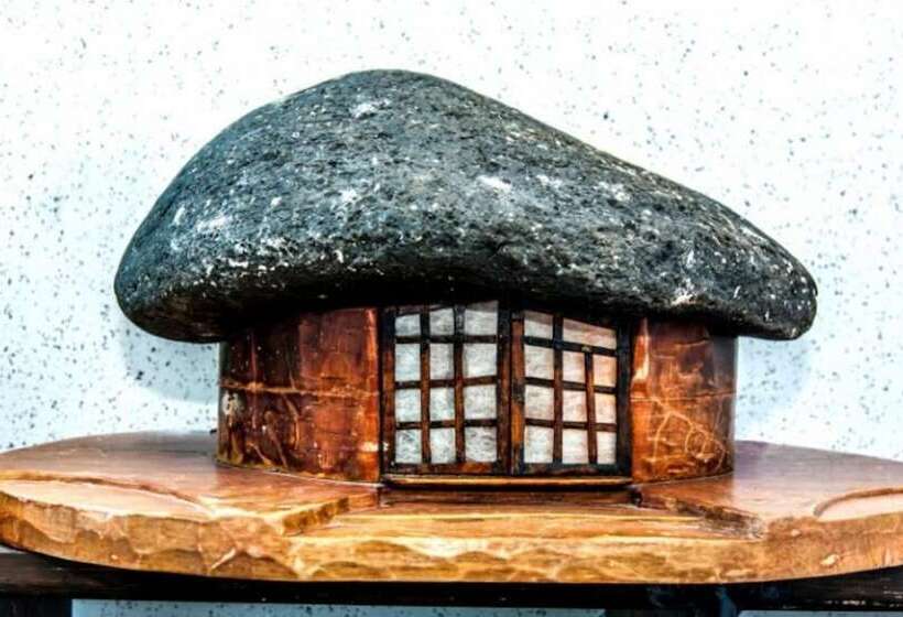 Hotel Seogwipo Poonghyang Village Pension