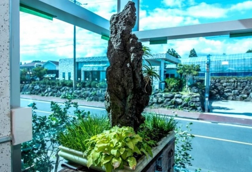 Hotel Seogwipo Poonghyang Village Pension