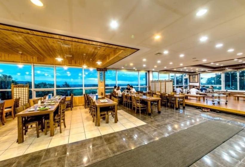 Hotel Seogwipo Poonghyang Village Pension