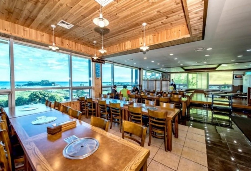 Hotel Seogwipo Poonghyang Village Pension