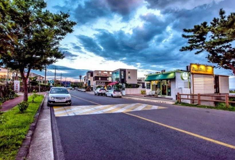 Hotel Seogwipo Poonghyang Village Pension