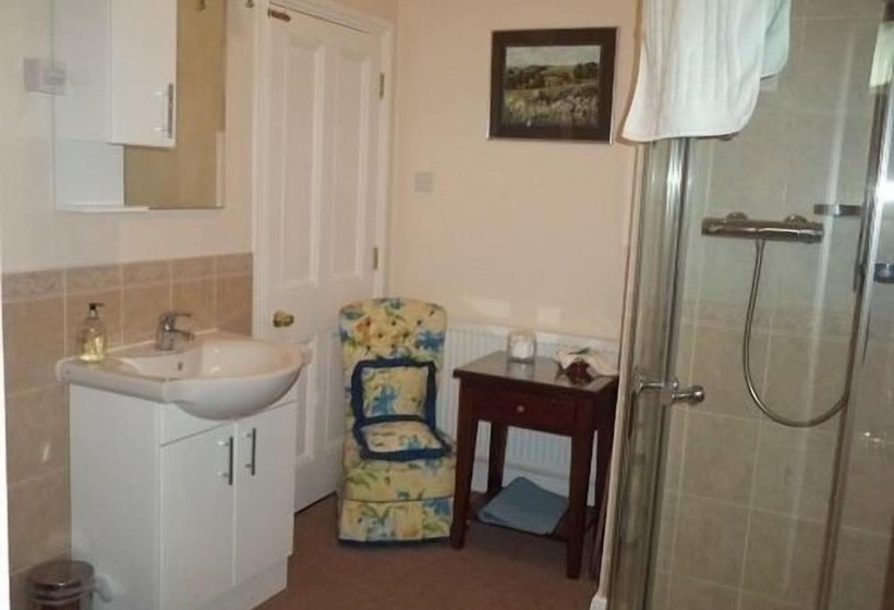 مبيت وإفطار Britten House