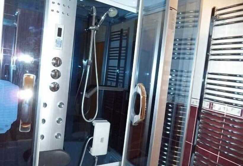 민박 Britten House