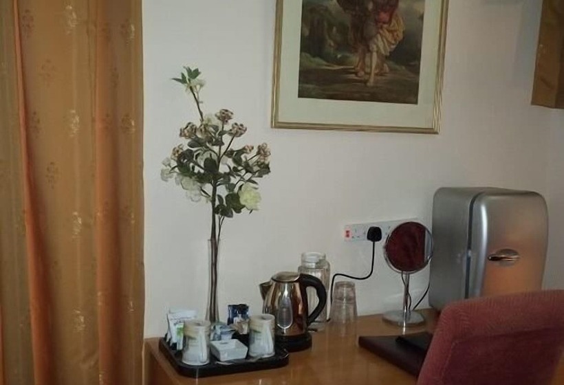 민박 Britten House