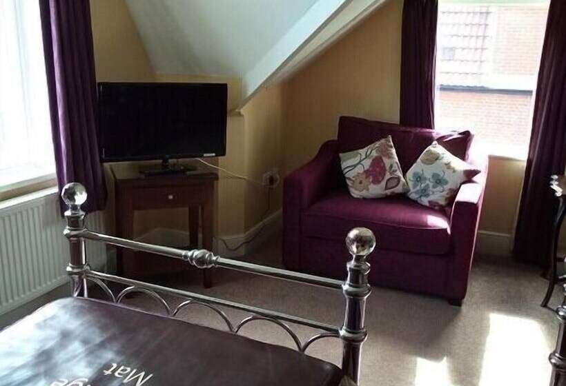 민박 Britten House