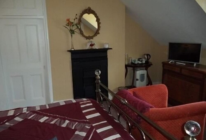 민박 Britten House