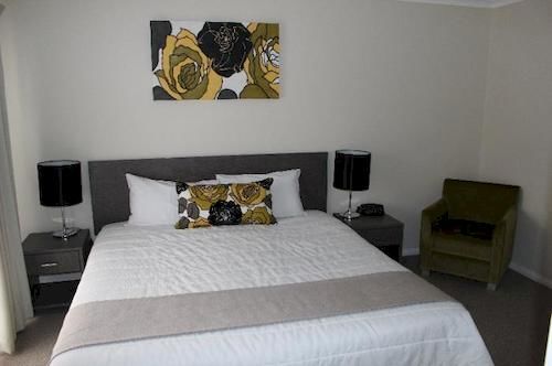 Charlotte Apartments