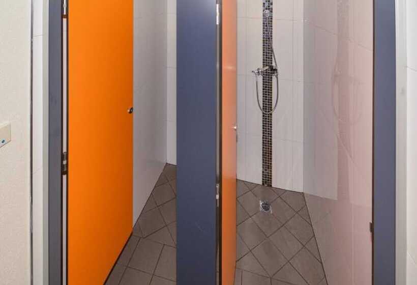 Chilli S Backpackers Hostel