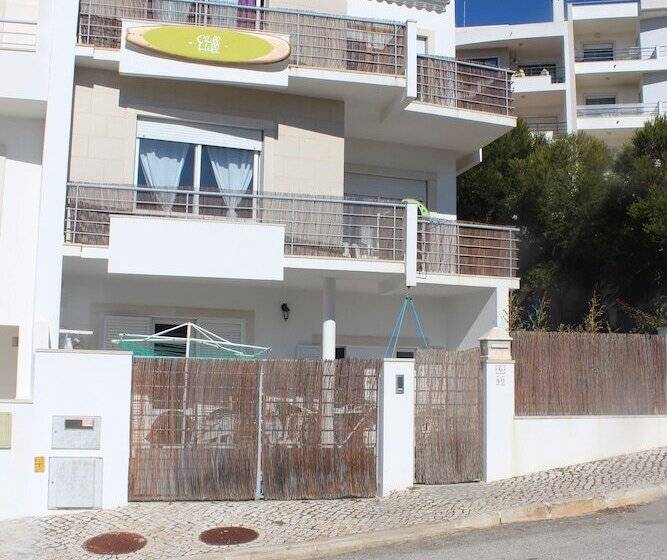 Ericeira Chill Hill Hostel & Private Rooms