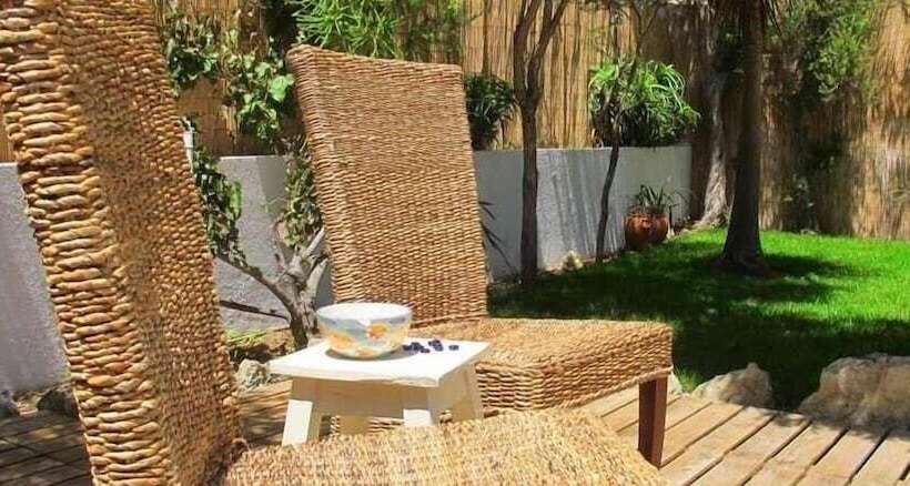 Ericeira Chill Hill Hostel & Private Rooms