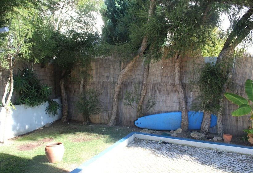 Ericeira Chill Hill Hostel & Private Rooms