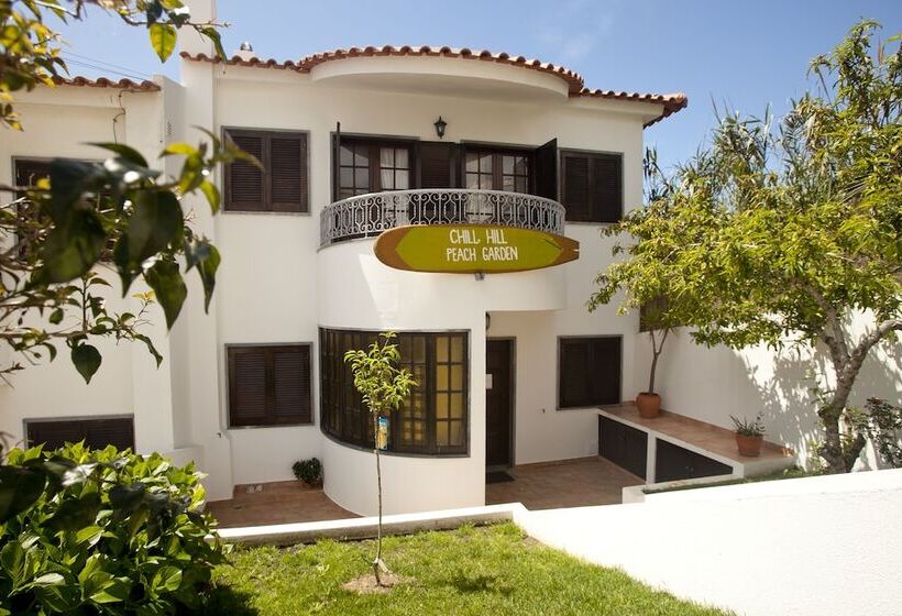 Ericeira Chill Hill Hostel & Private Rooms   Peach Garden