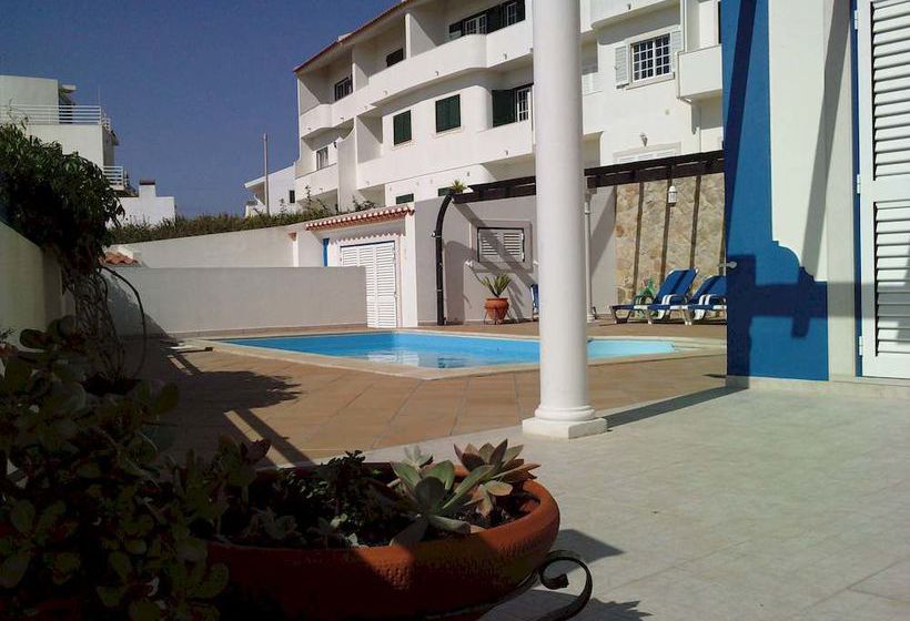 Ericeira Chill Hill Hostel & Private Rooms Sea Food