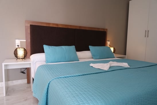 Отель Es Nautico Suites