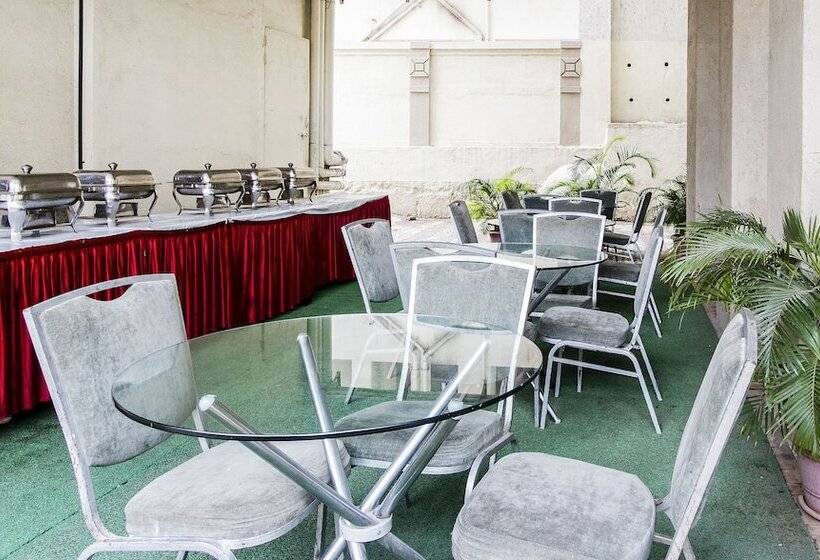 ホテル Treebo Blossom   Viman Nagar