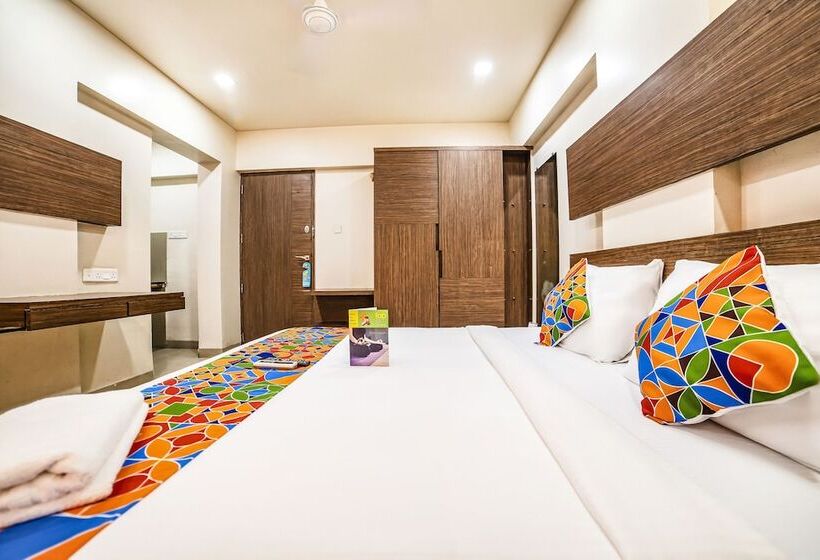 בית מלון כפרי Treebo Blossom   Viman Nagar