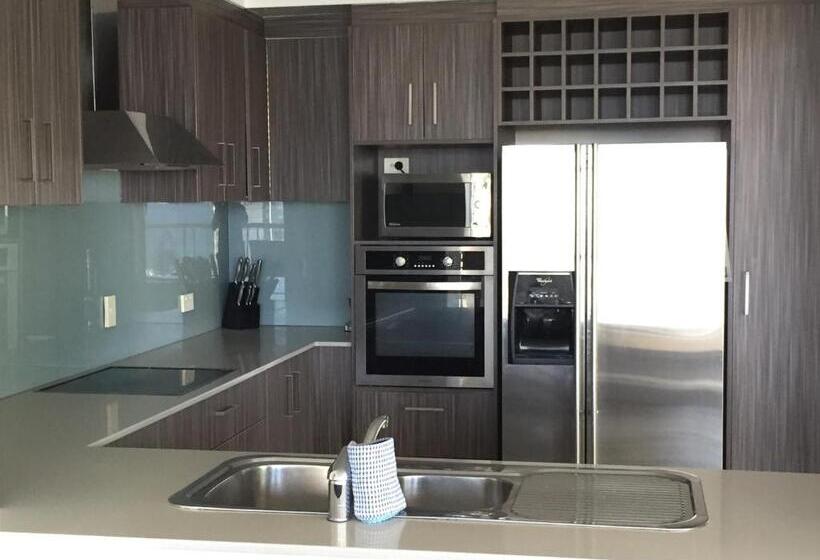 Genesis Apartments By Gold Coast Premium