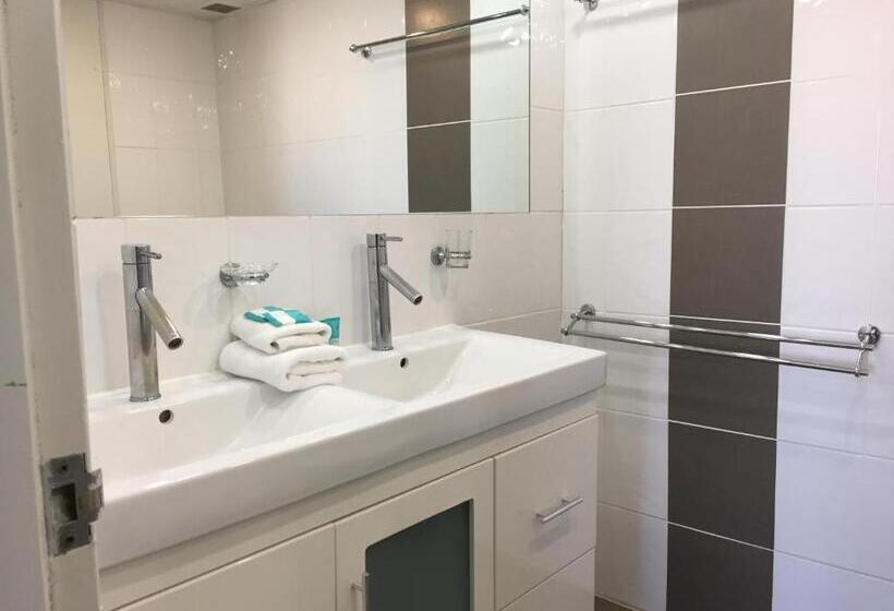 Genesis Apartments By Gold Coast Premium