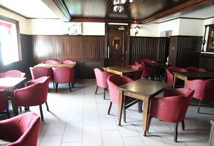 בית מלון כפרי 5 Corners Guest Inn