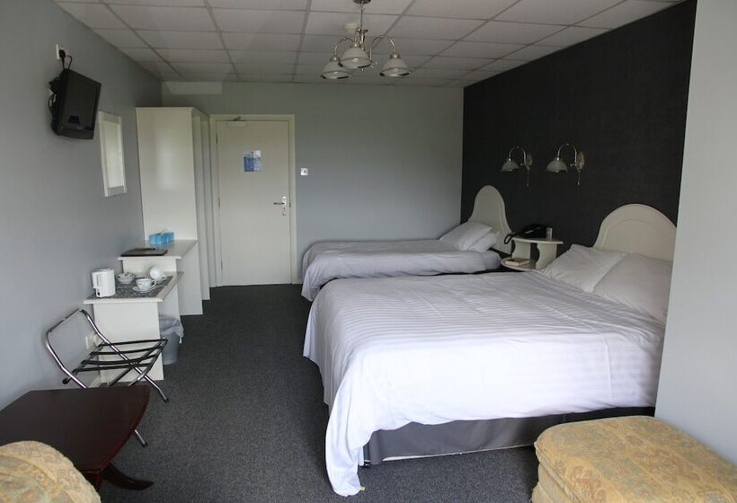 בית מלון כפרי 5 Corners Guest Inn