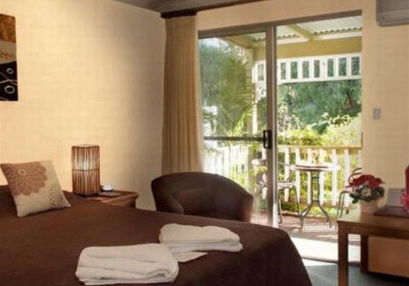 هتل Adamsons Riverside Accommodation