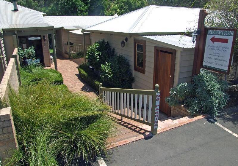 هتل Adamsons Riverside Accommodation
