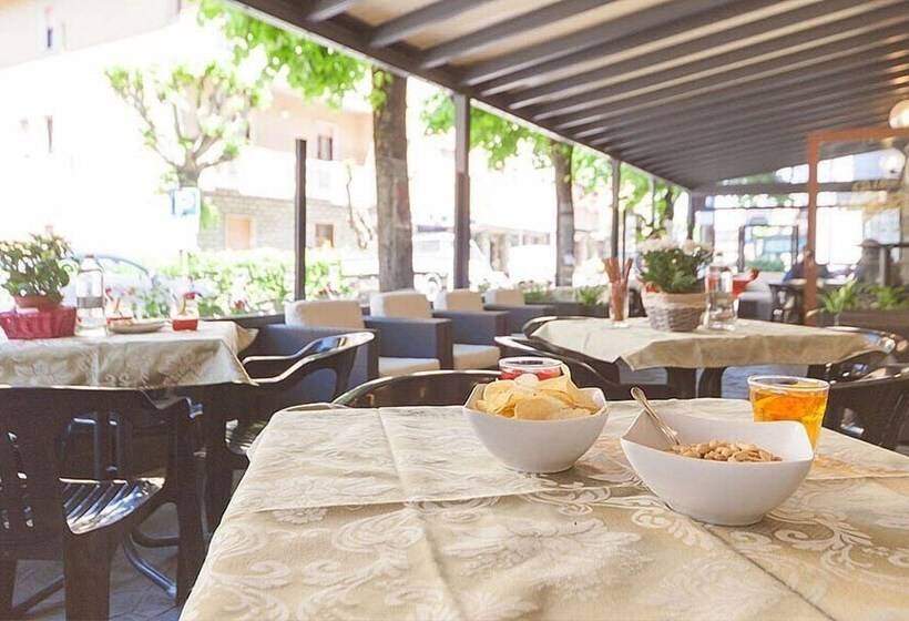 호텔 Albergo Il Ponte