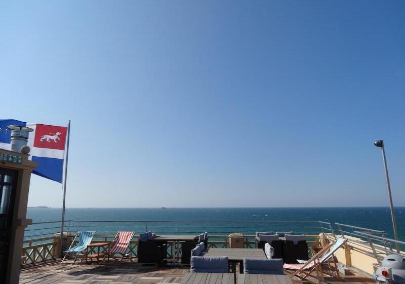 Отель Ambassadeurs Logis