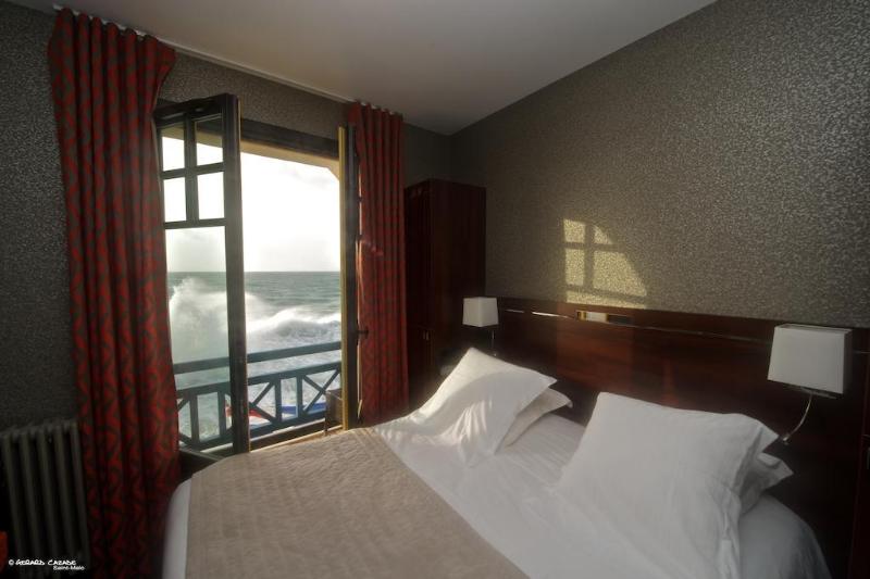 Отель Ambassadeurs Logis