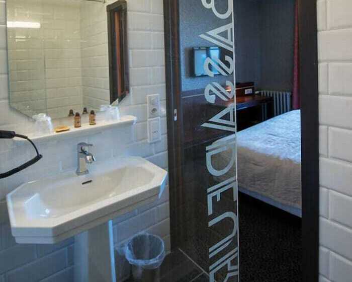 בית מלון כפרי Ambassadeurs Logis