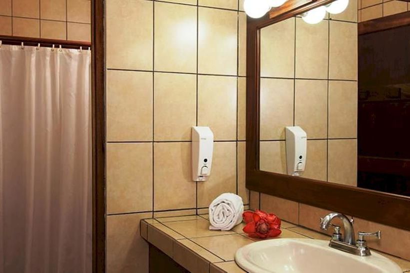 Отель Arenal Bromelias