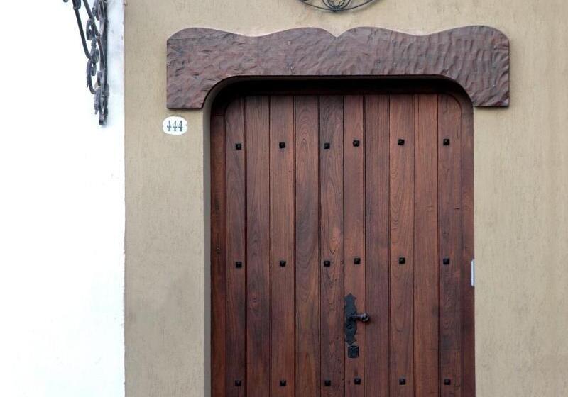 هتل Boutique Balcon De La Plaza