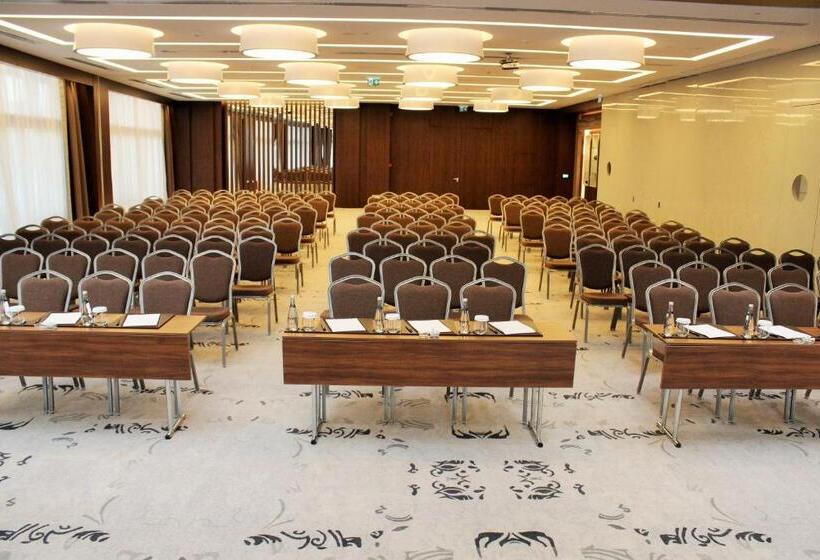 ホテル Burgu Arjaan By Rotana