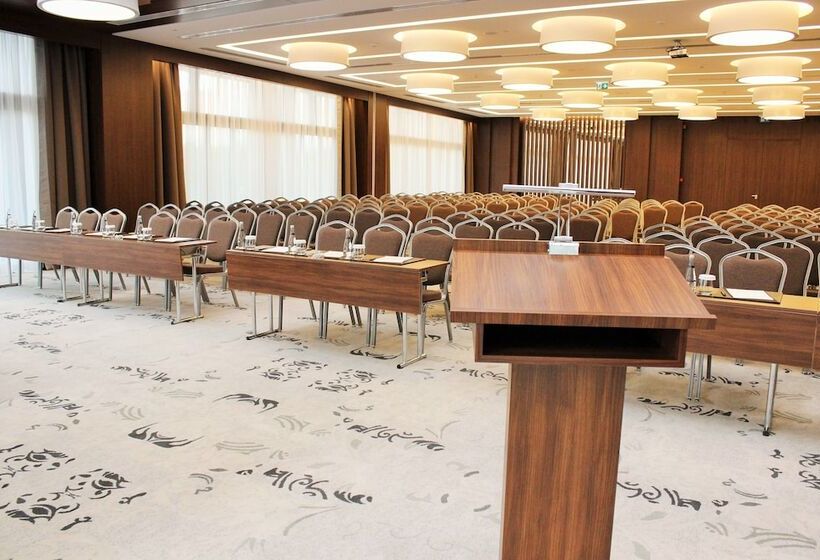 ホテル Burgu Arjaan By Rotana